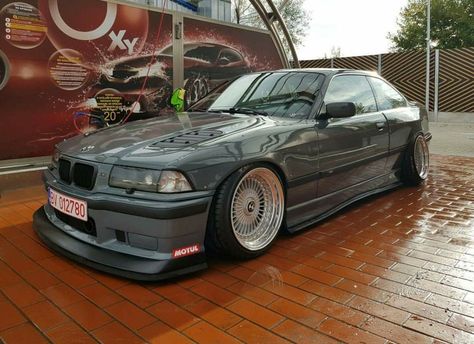 BMW E36 3 series grey slammed Bmw E36 Drift, 1997 Bmw M3, E36 Compact, E36 Sedan, Hood Vents, E36 Coupe, Vintage Bmw, Bmw 325, E36 M3