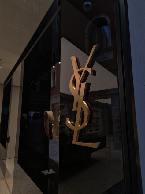 Yves Saint Laurent Aesthetic, Rich Girl Energy, Saint Laurent Aesthetic, Ysl Aesthetic, Life Tumblr, Black And Gold Aesthetic, Girl Energy, Aesthetic Gold, Ysl Saint Laurent