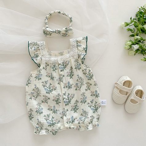 Stepping into sunshine with this charming romper, blooming with cuteness and spring vibes Stylish Kids Outfits, Vintage Jumpsuit, Trendy Baby Clothes, Vintage Baby Clothes, Vintage Paisley, Toddler Romper, Spring Baby, Floral Jumpsuit