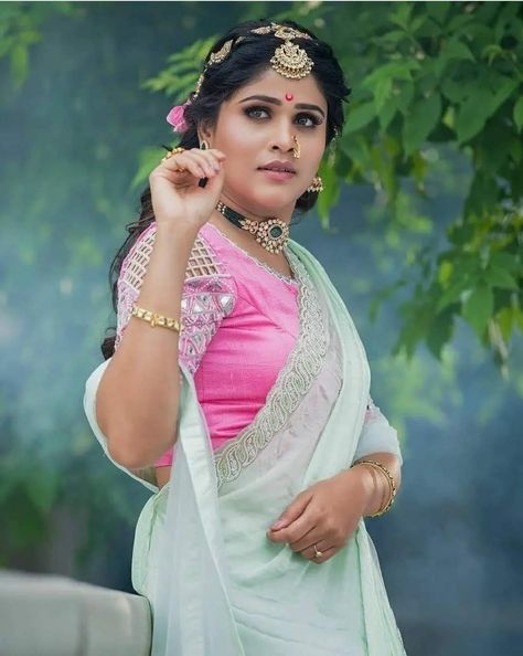 Akshaya Deodhar, Pc Instagram, Sonalee Kulkarni, Pastel Gown, Perfect Blouse, Embellished Blouse, Cloud Painting, Traditional Sarees, Saree Collection