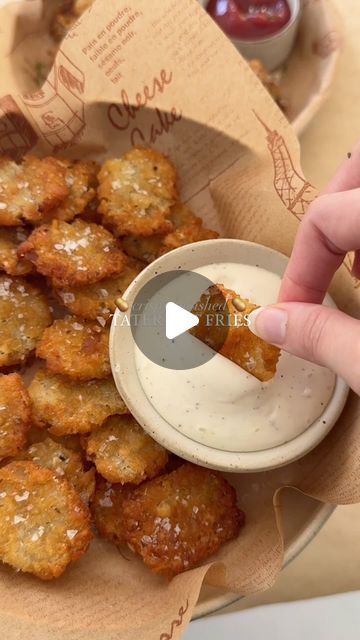 Smashed Tater Tots, Tator Tot Recipe, Fries Potatoes, Homemade Tater Tots, Cornbread Recipe Sweet, Tater Tot Recipes, Homemade Sour Cream, Potato Appetizers, Potato Snacks