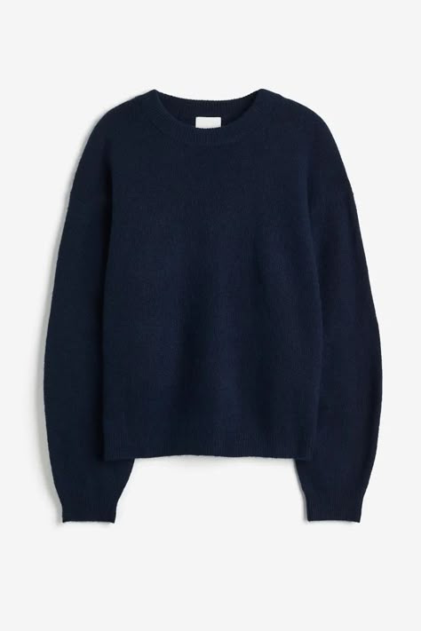 Pull Bleu Marine, H M Outfits, Knit Sweater Outfit, Basic Sweaters, Winter Hoodies, Stockholm Fashion, Navy Sweaters, Knitted Jumper, My Clothes