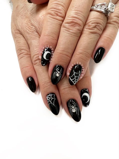 Glitter Spider Web Nails, Aesthetic Halloween Nails, Nail Art Spider, Vamp Nails, Alt Nails, Halloween Nails Spooky, Nails Spider, Black Silver Nails, Web Nails