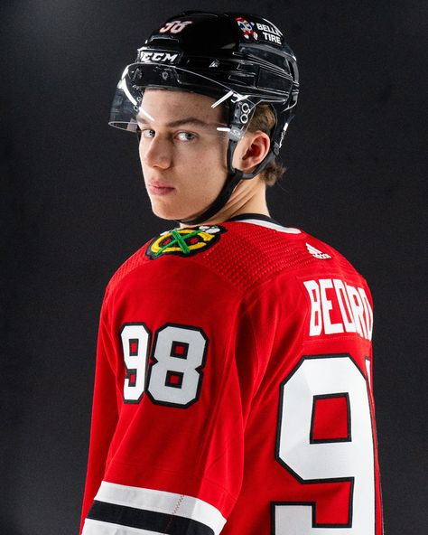 Connor Bernard, Chicago Blackhawks Wallpapers, Chicago Blackhawks Wallpaper, Chicago Blackhawks Players, Carey Price, Connor Bedard, Hockey Pucks, Blue Eyed Men, Hockey Pictures