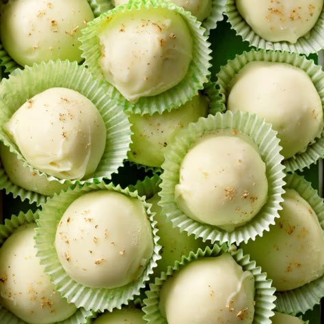 Eggnog Truffles Gf Christmas Desserts, Eggnog Truffles, Eggnog Desserts, Christmas Candy Ideas, Candy Cake Pops, How To Make Eggnog, Eggnog Dessert, Christmas Ideas Food, Ball Cookies