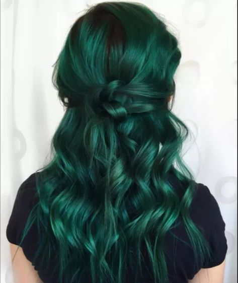 Green Hair Color Ideas, Hairstyles For Thinning Hair, Emerald Green Hair, Green Hair Color, Hair Colour Inspo, Summer Hair Color Ideas, Hair Color Options, Rainbow Hair Color, Med Tech