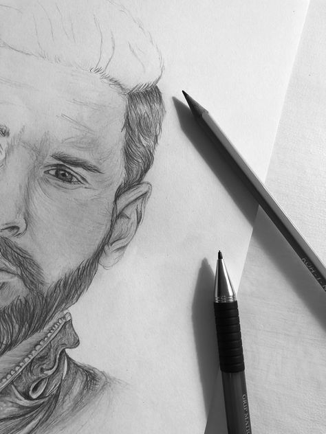 #art#artist#draw#drawing#lionelmessi#football#photo#blackandwhite#pencil#paper#leo#messi#footballer#fcbarcelona#psg#argentina Lionel Andrés Messi, Football Photos, Pencil And Paper, Leo Messi, Draw Drawing, Art Artist, Art Drawings, Pencil, Male Sketch