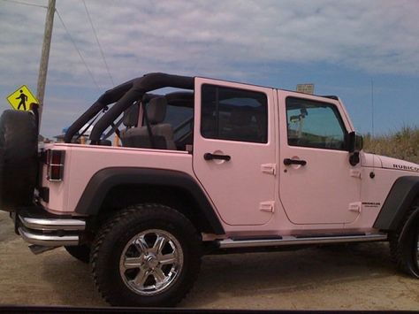 pink jeep...so my husband wouldn't try to steal it to drive! It would be all mine.....insert evil laugh here :) 2021 Corvette, Corvette Interior, Pink Jeep Wrangler, Decorating Car, Car Wheels Diy, Bond Cars, Pink Jeep, Interior Colors, Car Wheels Rims