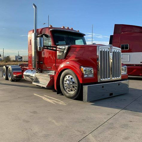 LargeCarsMafia™ on Instagram: “Another Badass KDUB W990 Done! 😍😍😍😳😳😳 #kenworth #largecarsmafia #truckin #trucklife” Mini Vans, Jeff Gordon Nascar, Trucking Life, Kenworth Trucks, Big Rig Trucks, Jeff Gordon, Large Cars, Classic Metal, Big Rig