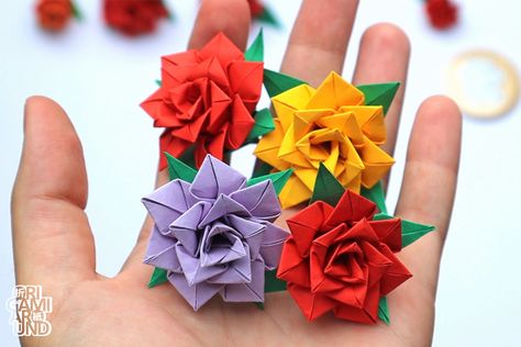 Easy Paper Rose, Wedding Bouquet Roses, Paper Rose Tutorial, Easy Origami Rose, Origami Lily, Diy Gift For Bff, Origami Ornaments, Bouquet Roses, Origami Rose