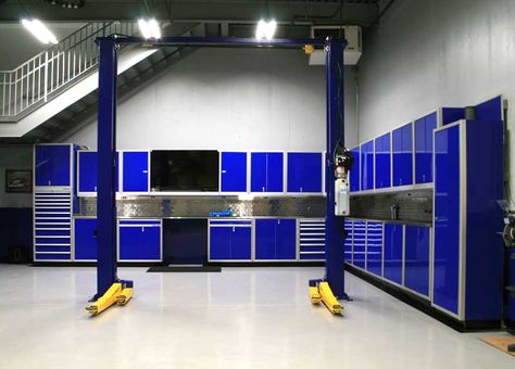 Blue Garage Door, Blue Garage, Jeep Garage, Aluminum Garage, Blue Cabinet, Garage Door Types, Garage Lift, Garage Workshop Organization, Modular Cabinets