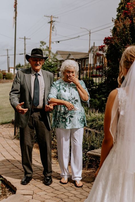 Hunter Photography, Wedding Photography List, Grandparent Photo, First Look Wedding, Wedding Photography Checklist, Wedding Autumn, Family Wedding Photos, Cincinnati Wedding, Wedding First Look