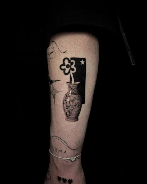 Old Money Tattoo, Flower Pot Tattoo, Flower Tattoo Men, Physics Tattoos, Money Tattoo, Alien Tattoo, Creepy Tattoos, Color Tattoos, Black Ink Tattoos