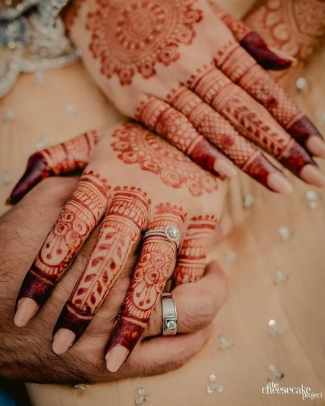 50+ Best Wedding Photography Poses For Couples Who Are Camera-Shy - ShaadiWish Ring Ceremony Mehendi Designs, Engagement Gold Rings Indian, Engagement Rings Couple Gold Indian, Gold Engagement Rings Indian, Engagement Ring Indian, Engagement Indian, Photography Poses For Couples, Engagement Mehendi, Indian Engagement Ring