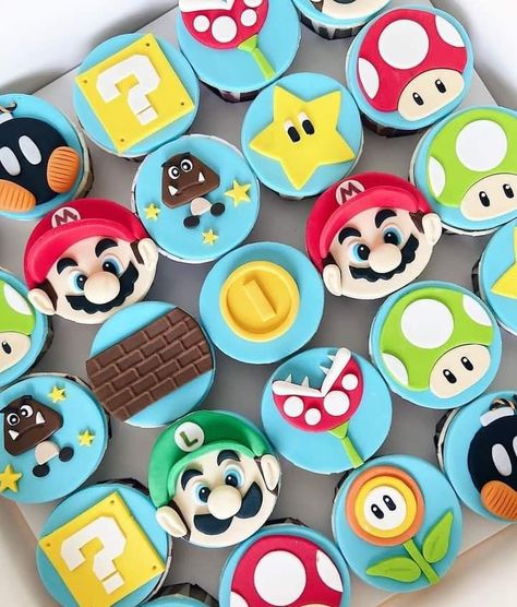 Toad Cupcakes Mario Brothers, Mario Brothers Cupcakes, Super Mario Bros Cupcakes, Mario Kart Cupcakes, Mario Cupcake Ideas, Mario Treats, Cupcakes Mario Bros, Mario Cupcakes, Super Mario Cupcakes