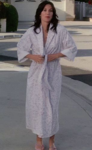 Courteney Cox Sexy GIF - Courteney Cox Sexy Bikini - Discover & Share GIFs Courtney Cox, Streetwear Apparel, Ootd Photography, Lifestyle Women, Designer Tshirt, Shopping Design, Model Streetstyle, Hollywood Celebrities, Photography Model