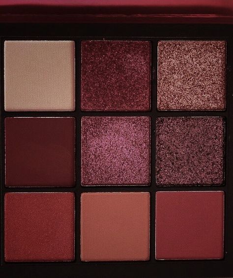 Red eyeshadow palette. Red Eyeshadow Looks, Red Eyeshadow Palette, Makeup Pallettes, Maroon Eyeshadow, Burgundy Colour Palette, Burgundy Eyeshadow, Makeup Looks For Green Eyes, Orange Makeup, Dark Eyeshadow