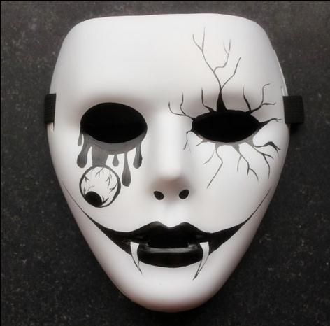 Plain White Mask, Halloween Makeup Clown, Creepy Masks, Mascaras Halloween, Venetian Carnival Masks, Ceramic Mask, Mask Drawing, Mask Painting, Horror Masks