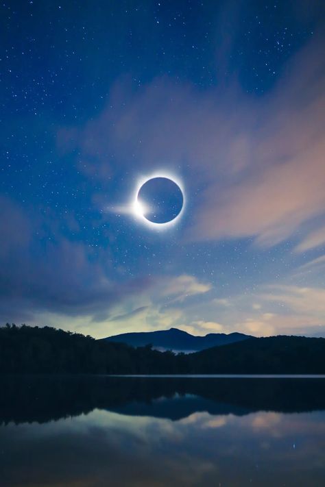 Solar Eclipse 2024: Flights That Overlap with the Path of Totality | Condé Nast Traveler Solar Eclipse Background, Total Solar Eclipse Pictures, Solar Eclipse Images, 2024 Solar Eclipse, Total Solar Eclipse 2024, Writing Images, Path Of Totality, Cessna 172, Solar Eclipses