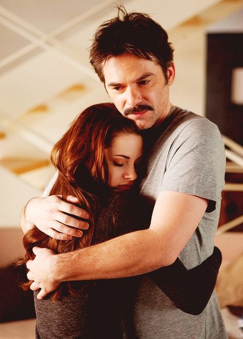 Bella and Charlie Charlie Swan, Billy Burke, Twilight Saga Breaking Dawn, Jackson Rathbone, Twilight Saga Series, Beau Film, Twilight Cast, Twilight Breaking Dawn, Breaking Dawn Part 2