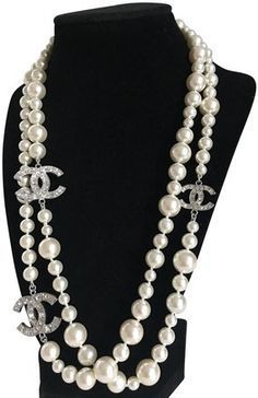 Collar Chanel, Chanel Necklaces, Chanel Pearl Necklace, Chanel Jewelry Necklace, Chanel Style, Mode Chanel, Pearl Jewelry Design, S Necklace, Chanel Necklace