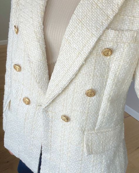 White tweed blazer Sizes: M,L Price: 4,500