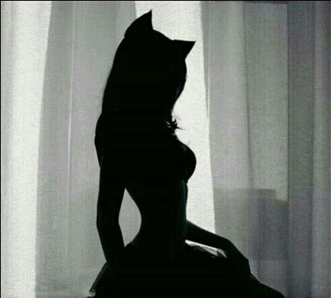 Shadow Pictures, Dark Feminine Aesthetic, Foto Poses, Beautiful Dark Art, Cat Girl, Catwoman, Dark Fantasy Art, Black Aesthetic, Dark Aesthetic