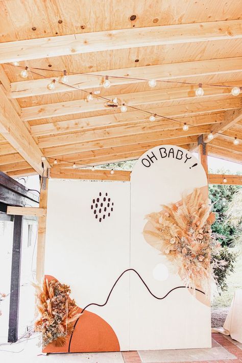 This rust Baby Shower is all things Trendy and Abstract - Inspired By This #babyshowerinspiration #babyshowerdesign #babyshowerdecor Al Fresco Dinner, Large Scale Art, Baby Shower Outfit, Baby Shower Inspiration, Modern Baby Shower, Baby Shower Decor, Baby Shower Planning, Boho Baby Shower, Shower Decor