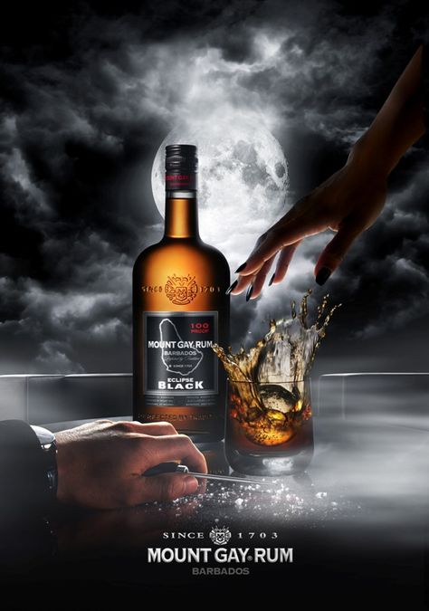 Eclipse Black Moon presse - Design by QSLD Alcohol Advertising, Smoked Whiskey, Photoshop Tricks, Moët Chandon, Whiskey Brands, Rum Bottle, Glass Photography, Rum Cocktails, Publicidad Creativa