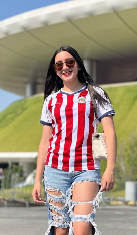 Chivas Jersey Outfit Women, Jersey Bola, The Dating Divas, Dating Girls, Online Dating Advice, Jersey Outfit, New Friendship, Luna Lovegood, I Love Lucy