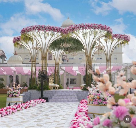 Indian Wedding Decorations Receptions, Mandap Design, Reception Stage Decor, Wedding Stage Backdrop, Wedding Entrance Decor, Wedding Stage Design, Dream Wedding Decorations, Desi Wedding Decor, Mandap Decor