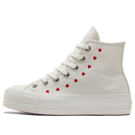 Converse Rouge, Heart Converse, All Star Cano Alto, Heart Platforms, Embroidered Hearts, Sneakers Noir, Chuck Taylor All Star Lift, Dr Shoes, New Converse