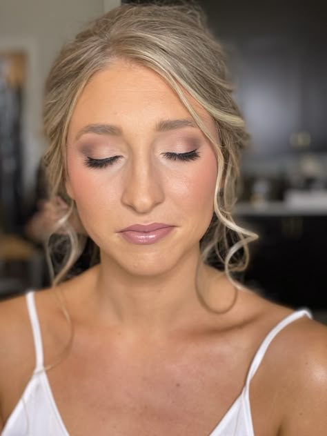 Basic Makeup For Bridesmaid, Airbrush Wedding Makeup Natural, Hair And Makeup For Engagement Photos, Bridal Makeup Soft Wing, Neutral Makeup Looks Bridesmaid, Bride Eyeshadow Looks, Bridal Makeup Mauve Lips, Soft Natural Bride Makeup, Best Wedding Makeup For Hazel Eyes