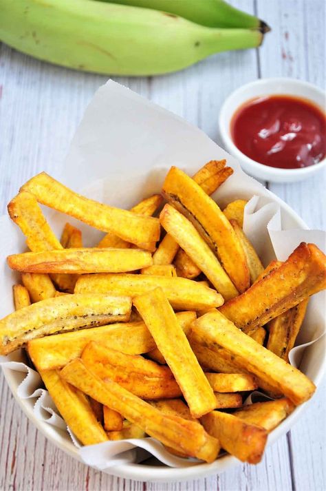 Air Fryer Plantains Air Fryer Plantains, Banana Fries, Plantain Fries, Celeriac Recipes, Fries At Home, How To Cook Greens, Lectin Free, Indian Diet, Air Fryer Recipe