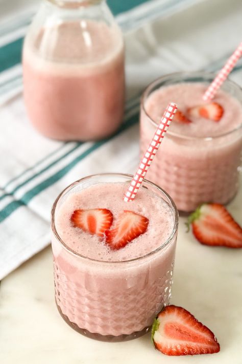 STRAWBERRY LASSI (VEGAN) Strawberry Lassi, Vegan Simple, Ayurveda Diet, Coconut Milk Yogurt, Lassi Recipes, Mango Lassi, Vegan Drinks, Vegan Yogurt, Baby Eating