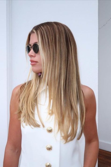 sofia richie style 2023 Sofia Richie Style, Summer Blonde Hair, Wedding Day Makeup, Blonde Hair Inspiration, Balayage Hair Blonde, Blonde Hair Looks, Hair Appointment, Sofia Richie, Haircuts Straight Hair