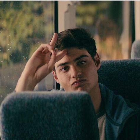 80s Boys, Peter Kavinsky, Peter K, Noah Centineo, Film Netflix, Lana Condor, Lara Jean, Fashion 80s, Movie Couples