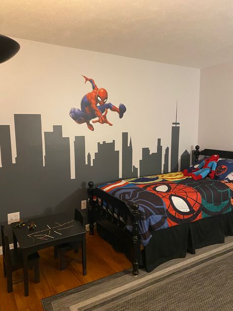 Projector + @frogtapeEU = Toddler Superhero Dream Dream Spiderman, Accent Wall Boys Bedroom, Spiderman Mural, Spiderman Room Ideas, Marvel Bedroom Decor, Aesthetic Spiderman, Spiderman Room Decor, Spiderman Bedroom, Marvel Bedroom