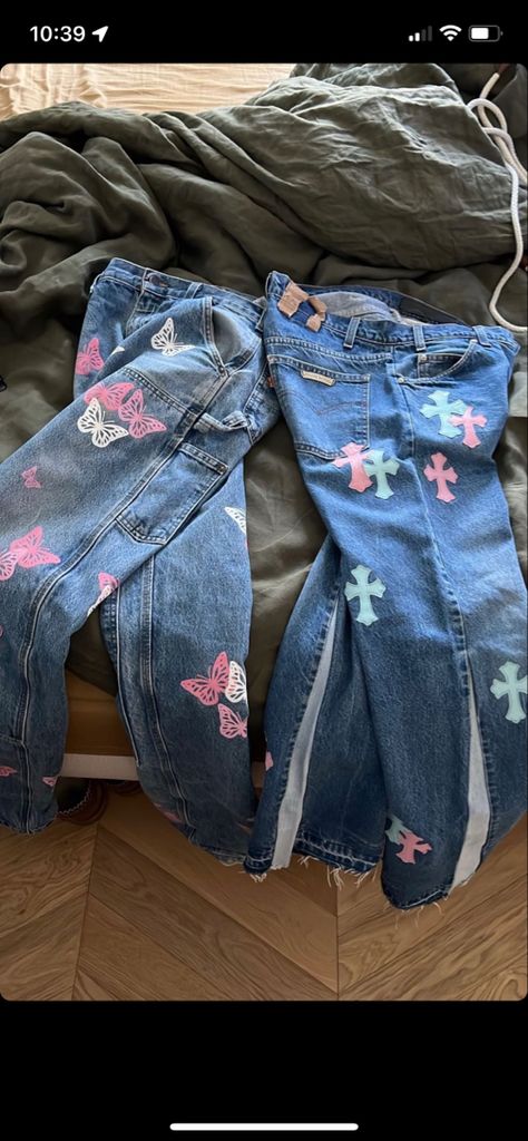 #chromehearts #chromeheartsjeans Chrome Pants, Jeans Diy Upcycle, Christmas Piano, Clothes Hacks, Cross Jeans, Clothes Making, Diy Upcycle, Blue Cross, Jeans Diy