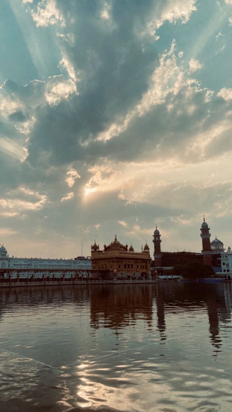 Harmandir sahib on a beautiful sunny day Harmandir Sahib Wallpaper, Harmandir Sahib Photography, Temple Wallpaper, Golden Temple Wallpaper, Harmandir Sahib, Beautiful Sunny Day, Guru Gobind Singh, Golden Temple, Waheguru Ji