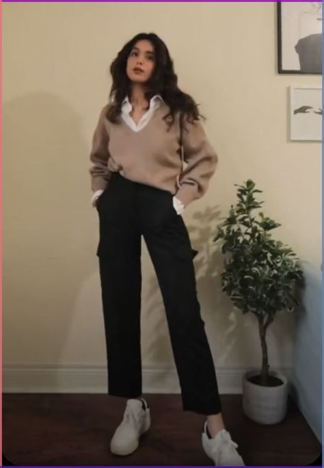 Cold Business Casual Outfits, Outfit Ideas Formal Classy, Smart Casual Evening Outfit Women, Receptionist Outfit Front Desk Casual, Office Ootd Work Outfits, Work Party Outfit Winter, Female Engineer Outfit, Winter Outfits For College, College Winter Outfits