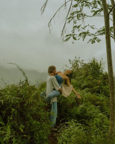 “‘Cause I don’t wanna be in love with another Even in another life.” 🌾 #777luckyfish Photos by @sadierobphoto Words from The Marias, “Heavy” Cottage Core Photoshoot, Rainy Photoshoot, Rainy Day Photos, Aesthetic Engagement, Forest Engagement Photos, Photography Storytelling, Aesthetic Couples, Sunset Photoshoot, Photos Sunset