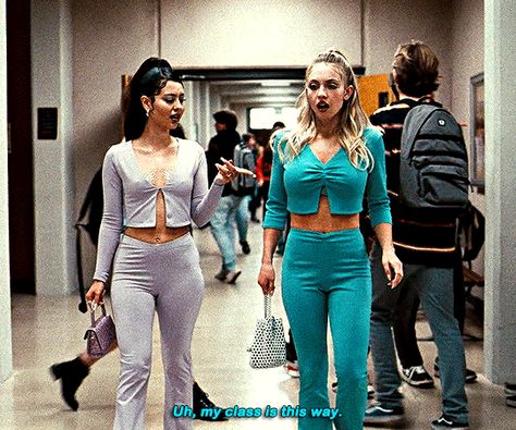 Maddy And Cassie, Euphoria Inspired Outfits, Jules Euphoria, Zendaya Euphoria, Rue Euphoria, Euphoria Style, Euphoria Clothing, Party Grunge, Cassie Euphoria