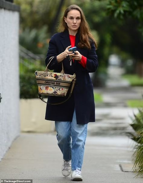 Natalie Portman carries a chic granny purse as she meets a friend for dinner in LA... amid claims she is 'planning to divorce' Benjamin Millepied | Daily Mail Online Long Blue Coat, Natalie Portman Dior, Natalie Portman Style, Benjamin Millepied, Blue Coat, Dior Handbags, Blue Coats, Natalie Portman, Street Style Women