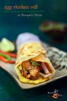 Chicken Recipes Greek, Streets Of Kolkata, Bengali Chicken, Kolkata Street Food, Kathi Roll Recipe, Kati Roll, Kolkata Street, Kathi Roll, Rolled Chicken Recipes