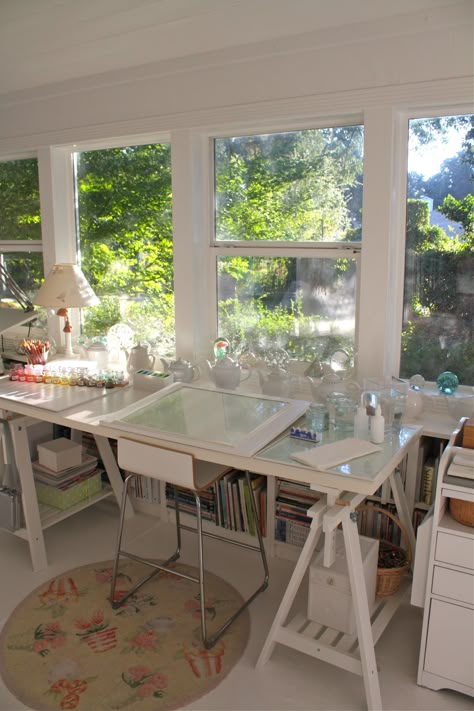 I would love to have these windows in my crafty room! Home Art Studios, Art Studio Space, Art Studio Organization, Art Studio Room, Art Studio Design, Art Studio Ideas, Artist Studios, Studio Spaces, Art Studio At Home