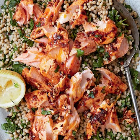 Roast Harissa Salmon With Lemony Giant Couscous - The Happy Foodie Harissa Salmon, Giant Couscous, Roast Salmon, Salmon Recipes Baked Healthy, New Healthy Recipes, Dinner Fish, Chickpea Burger, Healthy Recipes Dinner, Baked Salmon Recipes