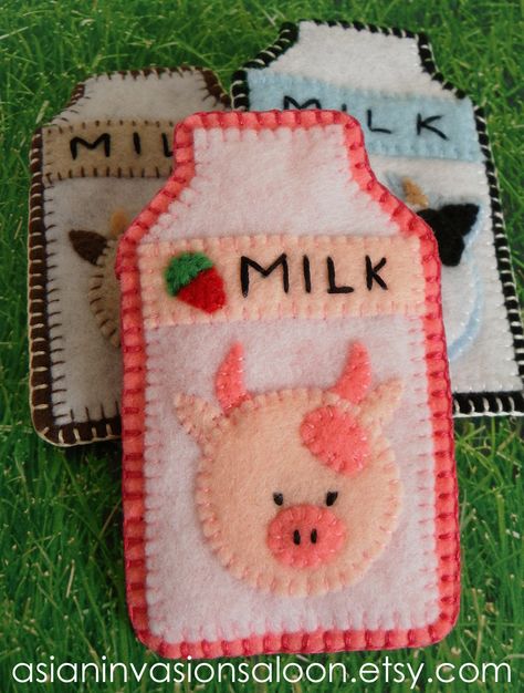 Piggy milk @Tamela Varner Felt Milk Carton, Felt Milk Carton Pattern, Milk Carton Bottle, Strawberry Milk Carton, Cow Card, Felt Food Diy, Moo Cow, Strawberry Cow, Pink Blanket