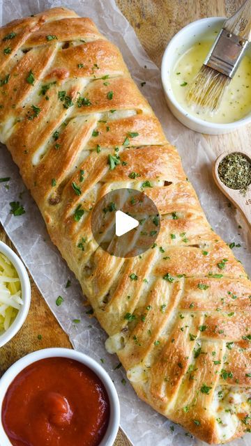 Kelsey | Food Blogger on Instagram: "The cheese pull at the end….😍😍😍 This pizza braid is always a hit! Want the recipe? Comment “pizza” below and I’ll send it directly to you! #pizza #cheesepull #cheesepulling #lunchideas #mealideas #recipereels #recipevideo #recipes #pizzalove #foodblogger #easymealideas #letseat" Pizza Braid With Pizza Dough, Puff Pastry Pizza Recipes, Pizza Cheese Pull, Stuffed Crust Pizza Pillsbury, Pilsbury Pizza Crust Stromboli, Pillsbury Pizza Crust Recipes, Pepperoni Pizza Bread Pillsbury, Pizza Braid, Pepperoni And Mozzarella Pull Apart Bread