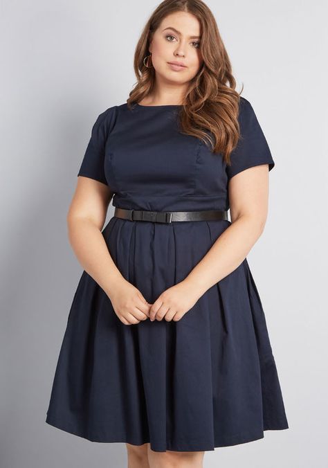 Navy Blue Dress Outfit, Linen Frocks, Plus Size Work Dresses, Sunday Fashion, Plus Size Fashion Dresses, Blue Dress Outfits, 1960s Dresses, Big Size Dress, Mode Tips